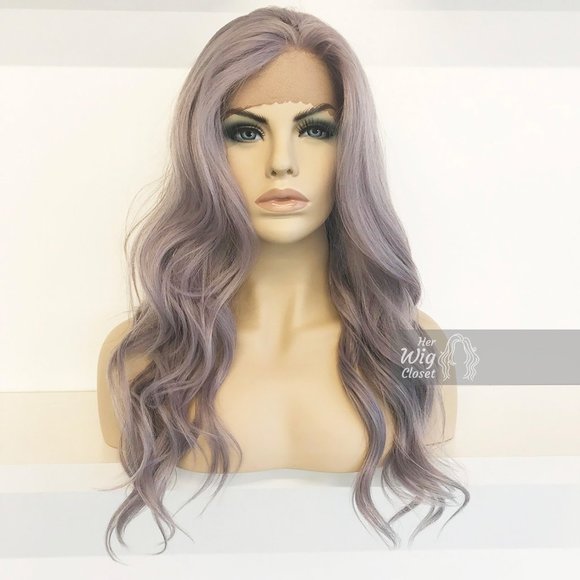 22" Silver Lace Front Wavy Wig | Kardashian - Picture 7 of 7